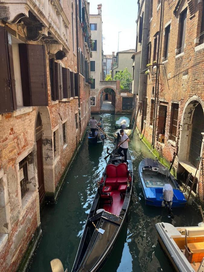 Immobiliare Nk Palazzo Bonvicini Apartment Venice Luaran gambar
