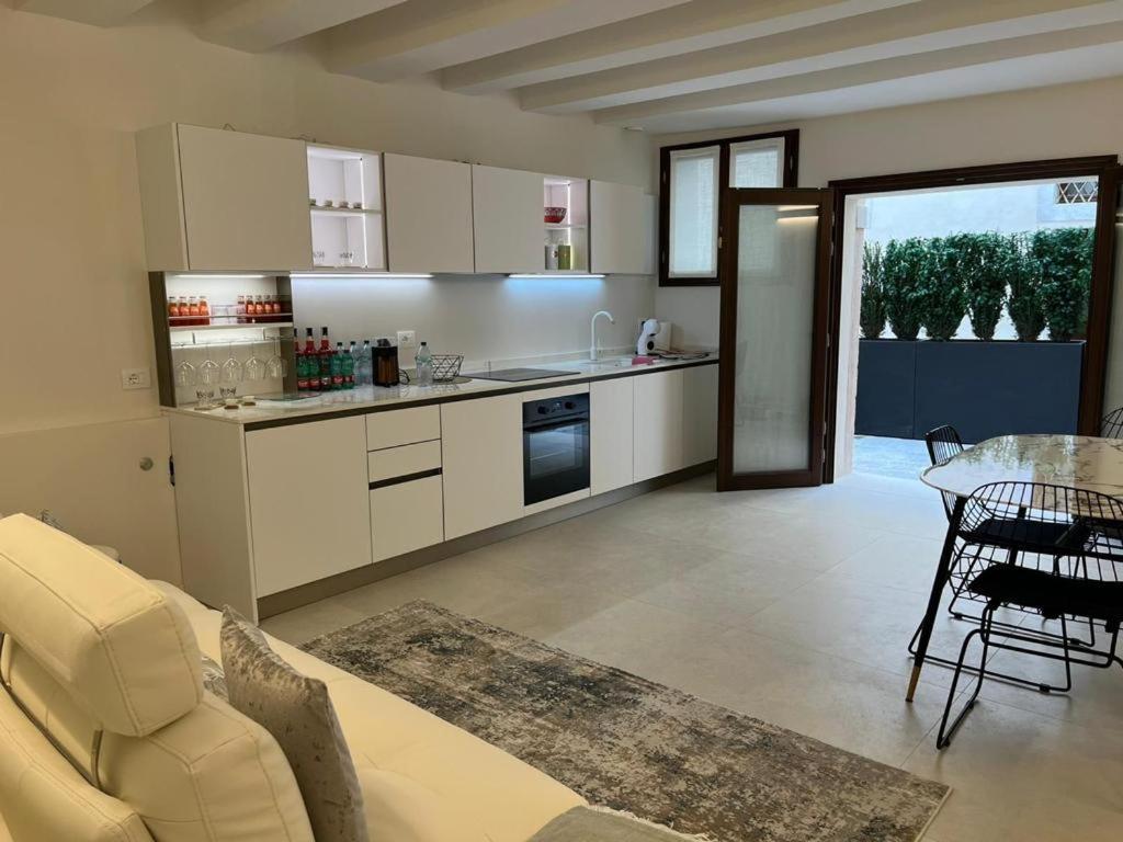 Immobiliare Nk Palazzo Bonvicini Apartment Venice Luaran gambar